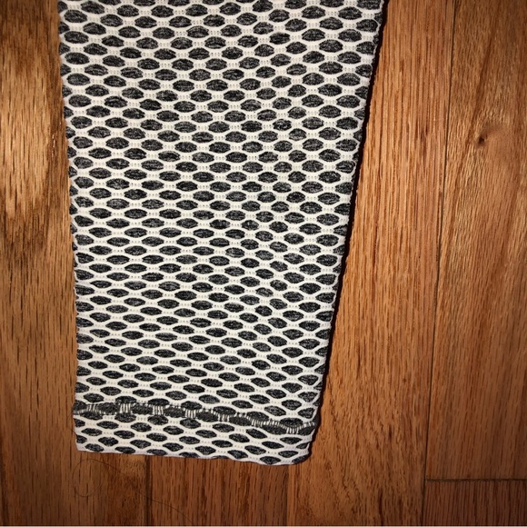 Honeycomb scrunch leggings-Small - Picture 9 of 9